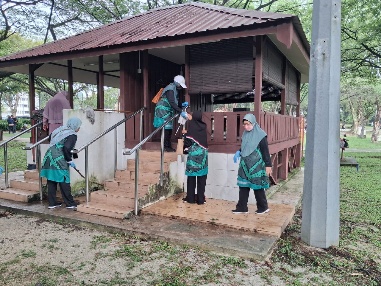 Sinergi Dua Unit: Misi Kelestarian Musolla Taman Tasik Shah Alam Diperkasa